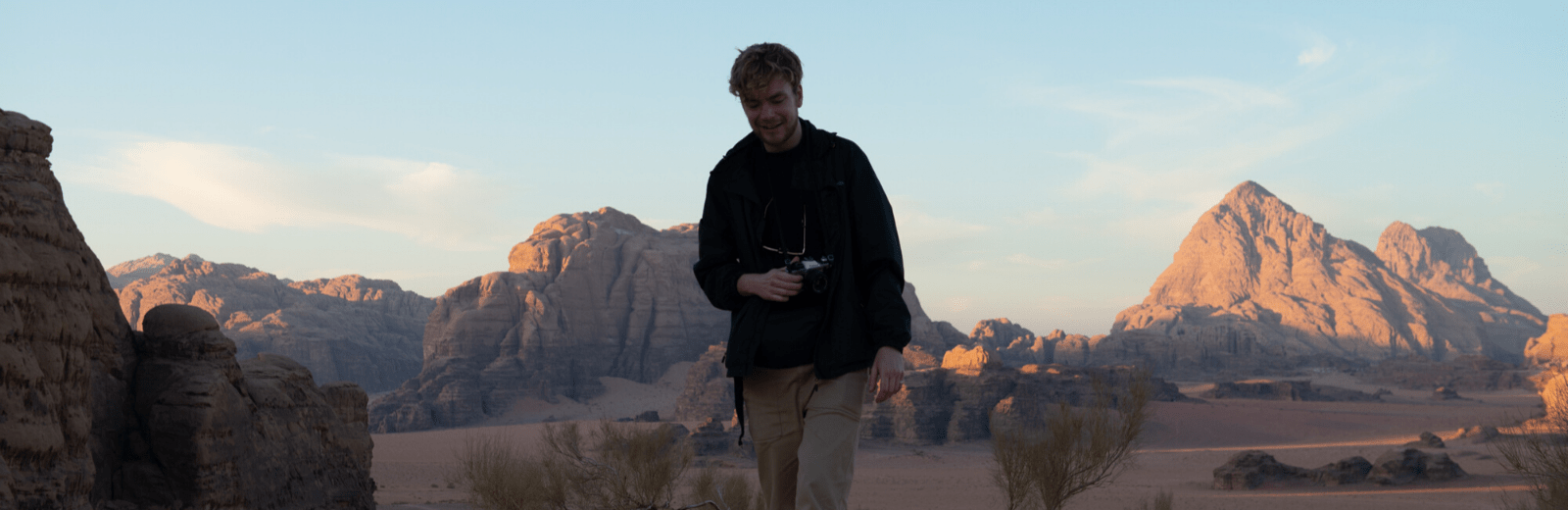 Wandelen en overnachten in de Wadi Rum. Jordan Desert Journeys