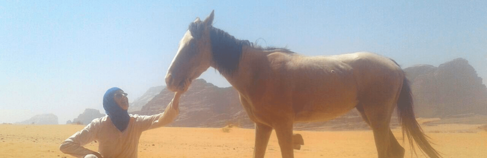 Retraite met paarden in de Wadi Rum. Jordan Desert Journeys