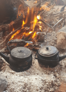 Dyenne Borst, thee en koffie op het houtvuur